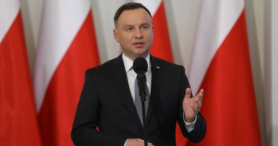 Prezydent ogłosi we wtorek decyzję ws. ustawy o IPN. Jak się dowiedział nieoficjalnie w Kancelarii Prezydenta RP dziennikarz RMF FM Michał Zieliński, decyzja zostanie ogłoszona prawdopodobnie między godziną 11 a 12. Andrzej Duda wyda w tej sprawie oświadczenie. 