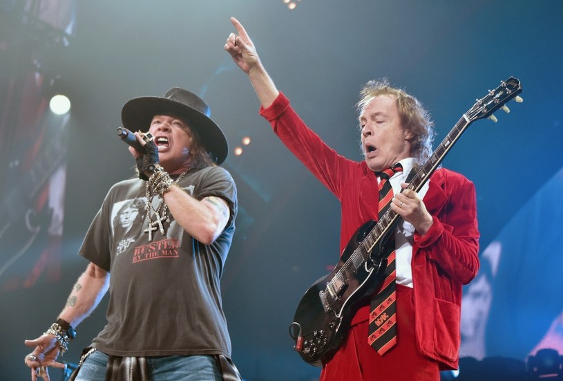 Biograf grupy AC/DC ujawnił, że stojący na czele gitarzysta Angus Young nie zamierza jeszcze zakończyć imponującej kariery - w planach są podobno nowy album i trasa koncertowa.