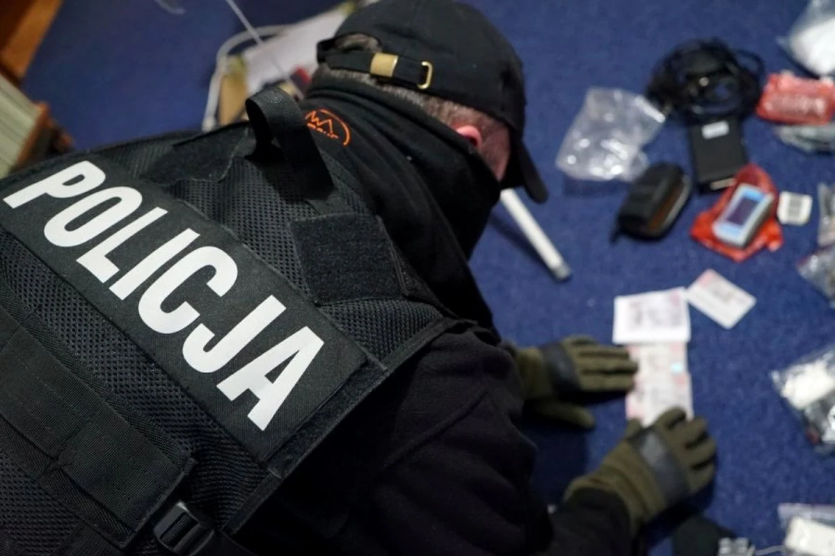 Wielka akcja rozbicia grup przestępczych, których członkowie są podejrzani o włamania do bankomatów "na wybuch". Udział w niej wzięło blisko 200 policjantów z Polski i Niemiec. 8 osób zostało zatrzymanych. 