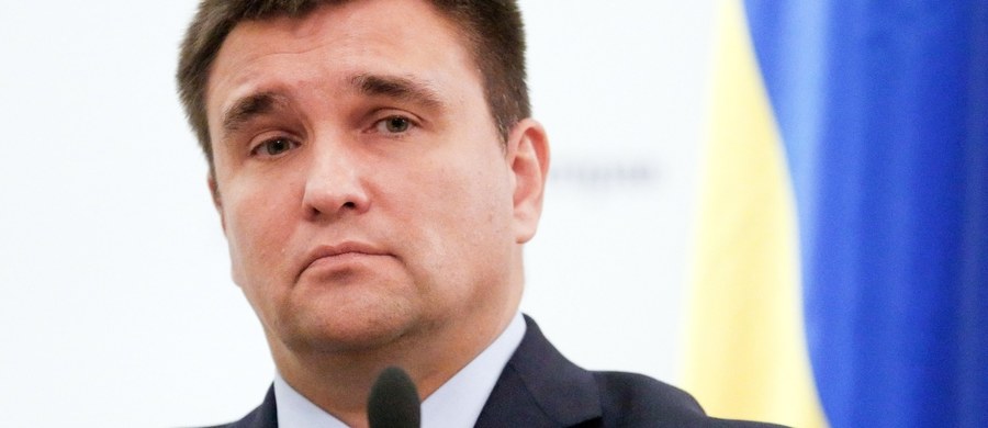 Minister spraw zagranicznych Ukrainy Pawło Klimkin oświadczył, że prawda historyczna nie powinna być regulowana za pomocą ustaw. Wpis o takiej treści szef ukraińskiej dyplomacji zamieścił w środę na swoim Twitterze pod hasztagiem #Poland.