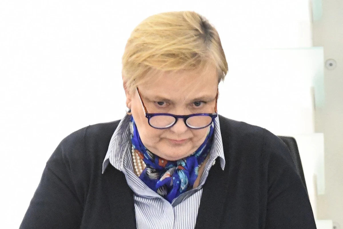 ​Politycy PiS w Parlamencie Europejskim nie uznają regulaminu, żyją w jakimś innym świecie; jest to dla Polski w UE bardzo szkodliwe - powiedziała w Strasburgu Róża Thun (PO), po odwołaniu Ryszarda Czarneckiego z funkcji wiceszefa europarlamentu.