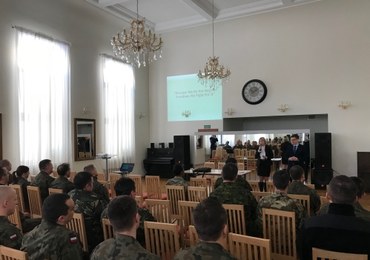 Żołnierze NATO uczą się historii Polski