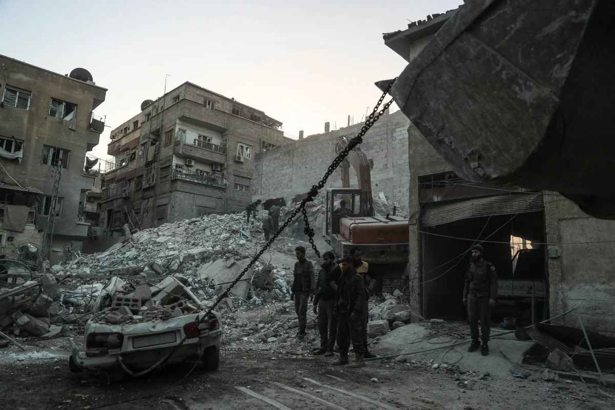 ​Ponad stu bojowników lojalnych wobec syryjskiej armii zostało zabitych po tym, jak lokalne siły, wspierane przez koalicję pod wodzą USA udaremniły duży, najwyraźniej  skoordynowany atak późno w nocy w środę i wcześnie rano w czwartek - powiadomił przedstawiciel władz USA.