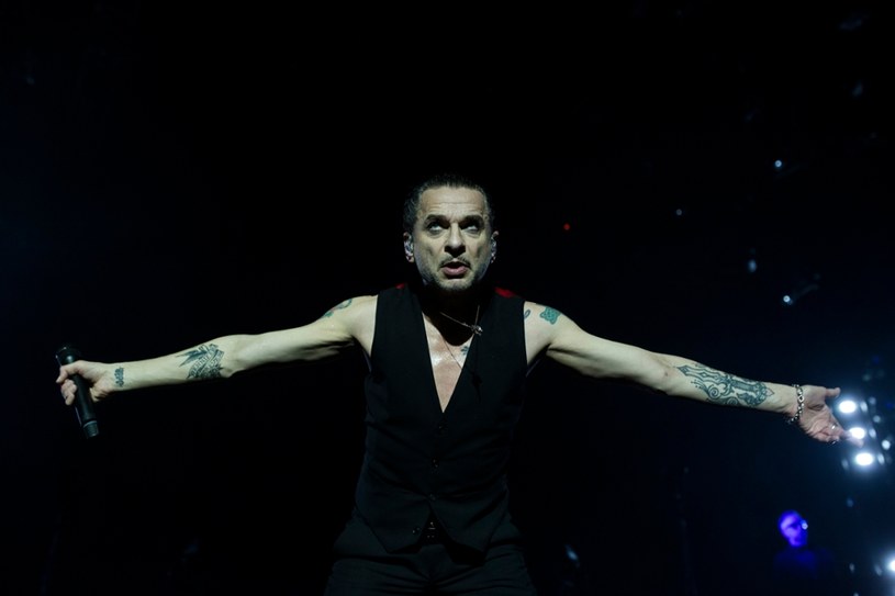 Poniżej możecie zobaczyć zdjęcia z środowego (7 lutego) koncertu Depeche Mode w Tauron Arenie Kraków. Kolejne dwa występy odbędą się w Łodzi i Gdańsku/Sopocie.