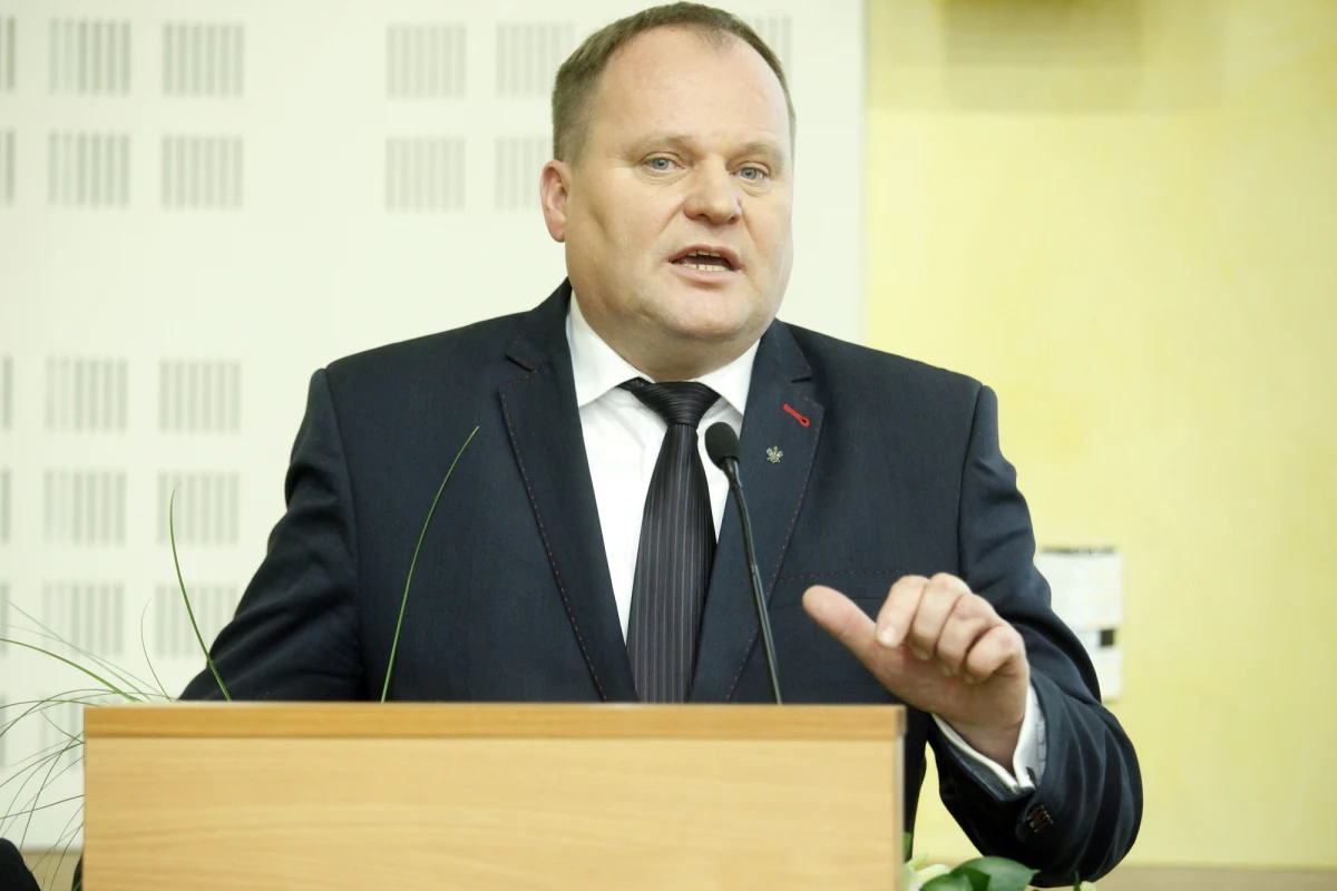 ​Poseł Mieczysław Baszko (Porozumienie) został członkiem klubu parlamentarnego Prawa i Sprawiedliwości - wynika z informacji na stronie internetowej Sejmu. W związku z tym klub liczy obecnie 238 posłów.