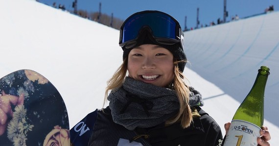 Choć snowboardzistka Chloe Kim ma dopiero 17 lat, to w igrzyskach w Pjongczangu wystąpi jako faworytka rywalizacji w halfpipe. Młoda Amerykanka o swój pierwszy medal olimpijski powalczy w kraju, z którego pochodzą jej rodzice. Kim szczególnie liczy na obecność w czasie zawodów swojej ukochanej babci, którą często odwiedza podczas wizyt w Azji. "To najcudowniejsza osoba, jaką kiedykolwiek widziałam" - mówi o niej zawodniczka.
