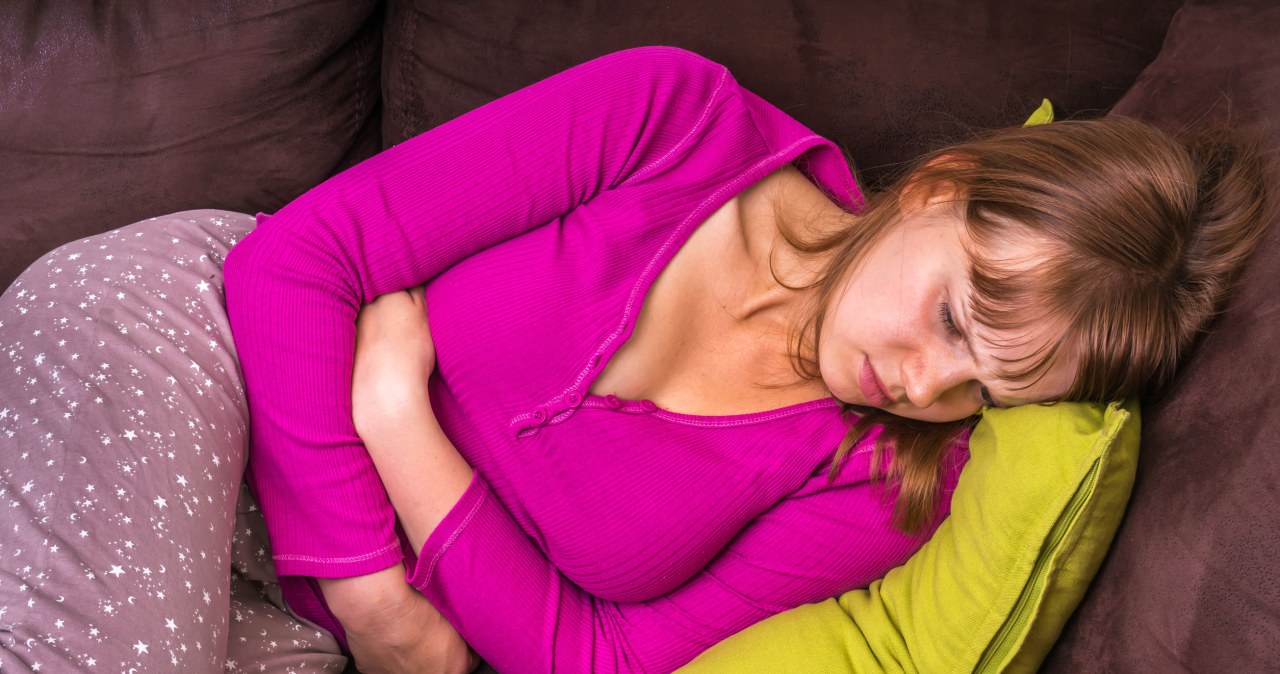 Objawy zakażenia pasożytami bywają mylące. Nie ale się na własną rękę