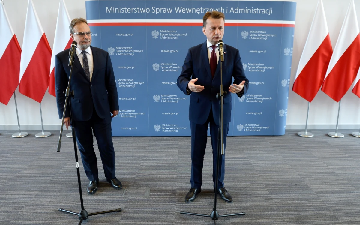 Zmiana warty w Polskiej Grupie Zbrojeniowej. Rada Nadzorcza odwołała dotychczasowy zarząd spółki. Na czele państwowego koncernu stanąć ma - na razie jako pełniący obowiązki prezesa - Jakub Skiba, który do niedawna był wiceministrem spraw wewnętrznych i uważany jest za bardzo bliskiego współpracownika byłego szefa MSWiA, a obecnie szefa MON Mariusza Błaszczaka.