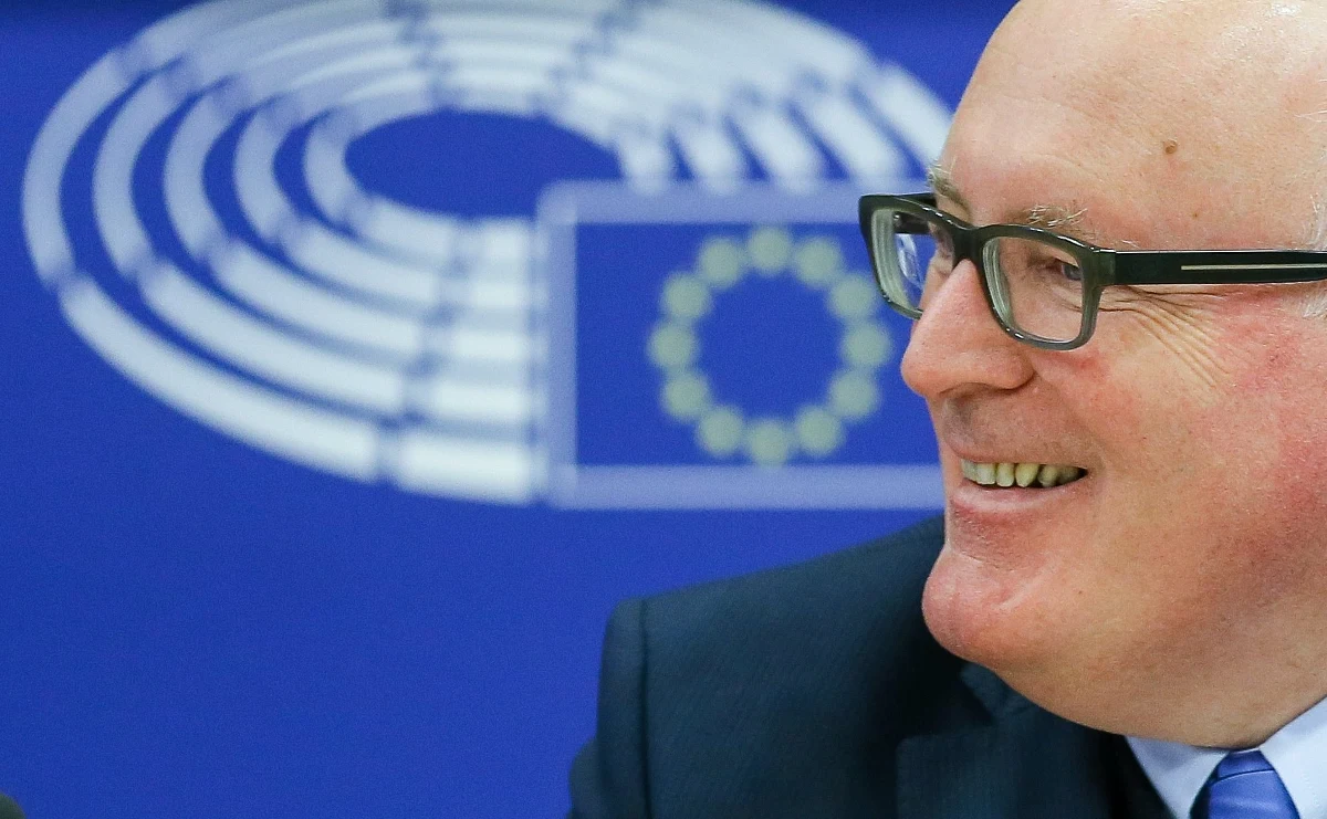 W ostatnich dwóch latach nie pojawiła się większa szansa na poprawę stosunków z Komisją Europejską. Wizyta szefa polskiej dyplomacji w Brukseli rozbudziła wielkie nadzieje na przełom. Frans Timmermans, wychodząc ze spotkania z Jackiem Czaputowiczem, ogłosił: "Mam nadzieję, że uda nam się znaleźć rozwiązanie (sporu ws. praworządności - RMF FM) w ciągu kilku tygodni lub miesięcy". Nigdy jeszcze nie widziałam, by Timmermans był tak optymistyczny i zadowolony po rozmowach nt. Polski.