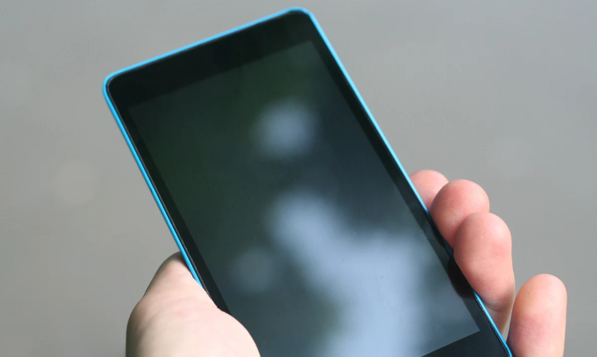 Od kilku tygodni Polacy otrzymują dziwne telefony z zagranicznych numerów, najczęściej z Wielkiej Brytanii, Hiszpanii i Portugalii. Oszuści najczęściej proszą o kontakt przez internetowy komunikator i tam starają się wyłudzić nasze dane i pieniądze. 