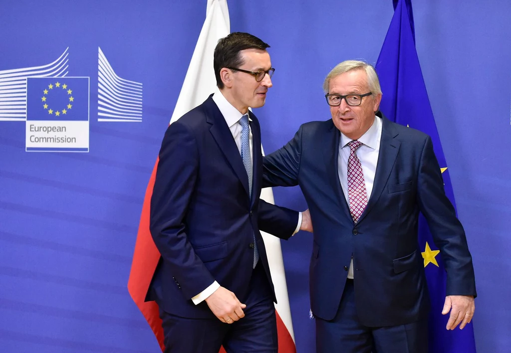 Mateusz Morawiecki i Jean Claude Juncker po spotkaniu w Brukseli