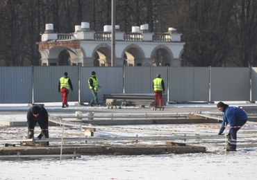 Pomnik ofiary katastrofy smoleńskiej przy pl. Piłsudskiego? PO: Rozbierzemy go 