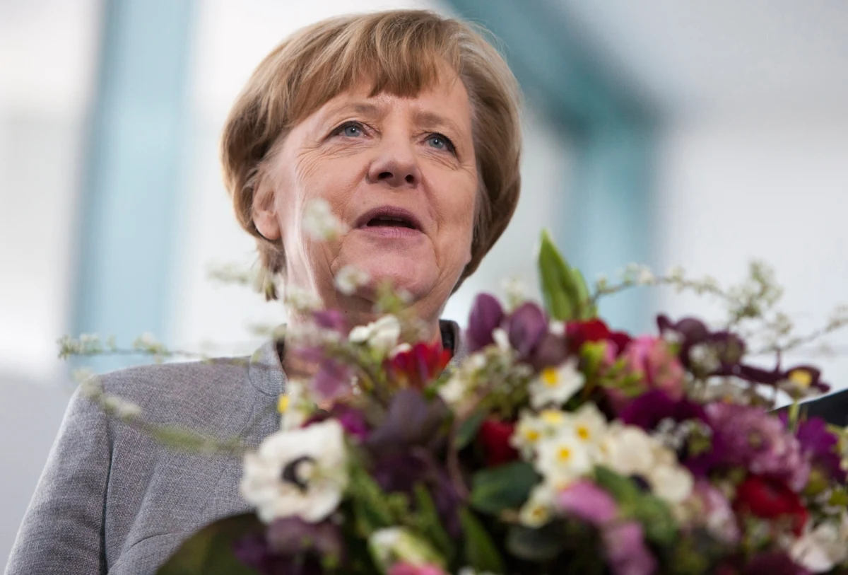 Kanclerz Niemiec Angela Merkel w opublikowanym dziś nagraniu wideo odniosła się do dyskusji wokół polskiej ustawy o IPN. Niemcy ponoszą odpowiedzialność za Holokaust i tylko ta świadomość może być podstawą dobrych relacji z Polską - podkreśliła.