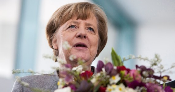 Kanclerz Niemiec Angela Merkel w opublikowanym dziś nagraniu wideo odniosła się do dyskusji wokół polskiej ustawy o IPN. Niemcy ponoszą odpowiedzialność za Holokaust i tylko ta świadomość może być podstawą dobrych relacji z Polską - podkreśliła.