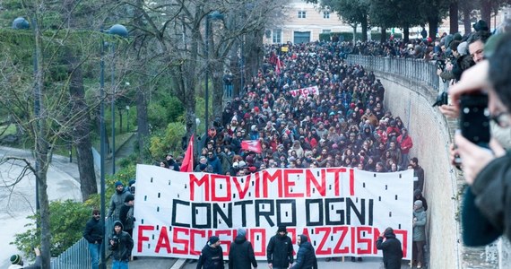 We włoskim mieście Macerata odbyła się wielotysięczna manifestacja przeciwko rasizmowi. Zorganizowano ją tydzień po tym, gdy młody Włoch zaczął tam strzelać na ulicy do ciemnoskórych imigrantów i zranił sześcioro z nich.