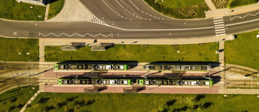 Jednocześnie może pomieścić ponad sto tramwajów. Ma specjalny tor do jazdy próbnej, warsztat czy lakiernię. Całością w dużej mierze sterują komputery. Twoim Niesamowitym Miejscem jest dziś zajezdnia tramwajowa na poznańskim Franowie.