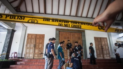 Atak z maczetą na zbór protestancki w Indonezji. Policja postrzeliła napastnika