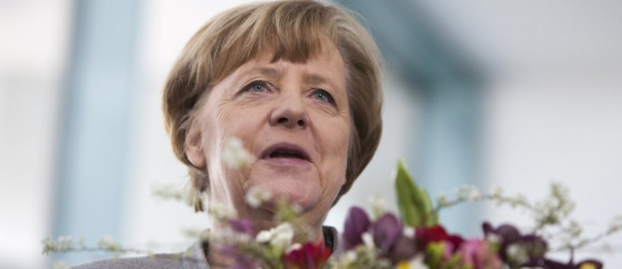 ​Kanclerz Niemiec i przewodnicząca Unii Chrześcijańsko-Demokratycznej (CDU) Angela Merkel wystąpiła w niedzielę w obronie ustępstw,  jakie poczyniono wobec Socjaldemokratycznej Partii Niemiec (SPD) w rokowaniach w sprawie wznowienia koalicji rządowej.