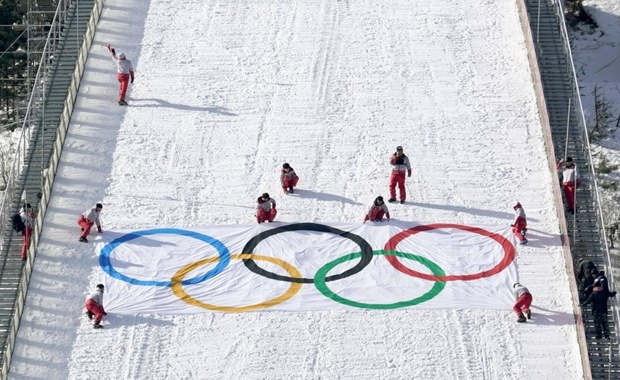 ​Komitet organizacyjny zimowych igrzysk w Pjongczangu (POCOG) poinformował, że potwierdzonych zostało jak na razie 177 przypadków zachorowań wywołanych przez norowirusy podczas tej imprezy. Zaznaczono jednak, że nie został przez nie zaatakowany żaden ze sportowców.