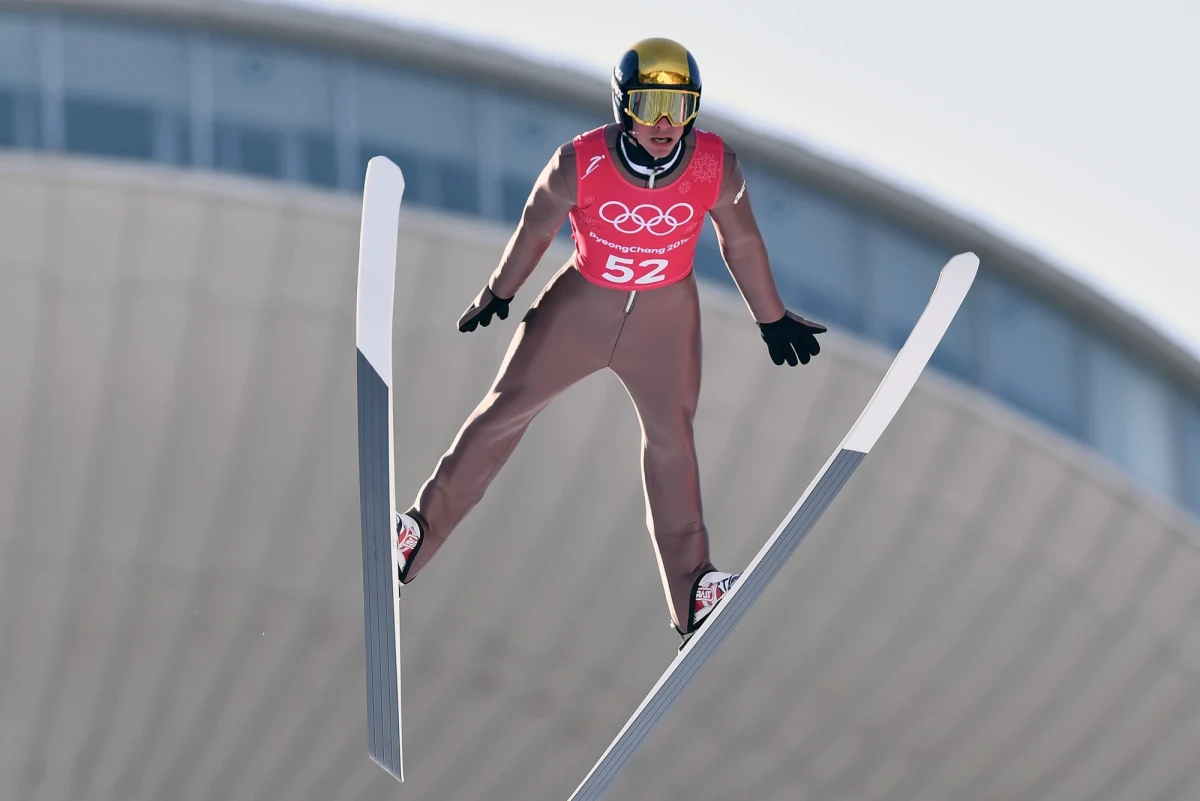 ​Piotr Żyła był tym z Polaków, który olimpijską rywalizację na obiekcie normalnym w Pjongczangu oglądał jako kibic. Sztab wierzy jednak, że jeszcze pokaże co potrafi. "Może nam pomoc odnieść sukces na dużej skoczni" - powiedział trener Stefan Horngacher.