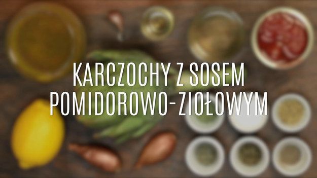 Karczochy są warzywem o niezwykle delikatnym smaku, idealnie pasuje do nich sos pomidorowo-ziołowy. To danie zachwyci twoich gości i domowników, a już szczególnie wegetarian. Karczochy z sosem pomidorowo-ziołowym wykonasz błyskawicznie. Danie prezentuje się wykwintnie, a w dodatku warzywo jest naturalnym afrodyzjakiem, dlatego doskonale nadaje się na walentynkową kolację. Dowiedz się, jak zrobić idealne karczochy z sosem pomidorowo-ziołowym.