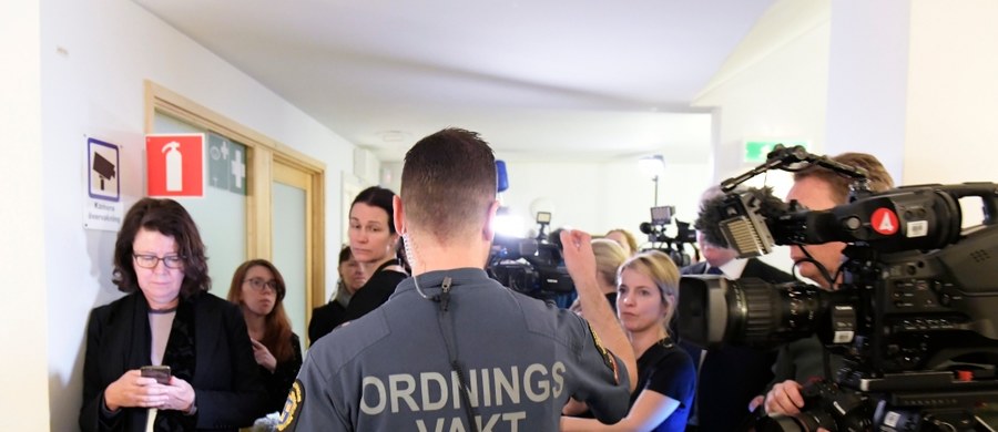 Przed sądem w Sztokholmie rozpoczął się proces Uzbeka Rachmata Akiłowa, który 7 kwietnia 2017 roku wjechał skradzioną ciężarówką w tłum w stolicy Szwecji, zabijając pięć osób i raniąc 14. Oskarżonemu o terroryzm grozi dożywocie.