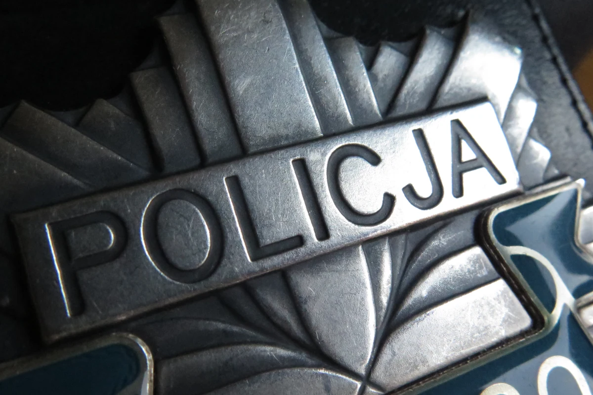 ​Specjalna grupa policjantów poszukiwać ma zabójców 18-latka, który zaginął od ciosów zadanych nożami, maczetami i siekierą w Krakowie. Chłopak został zaatakowany 30 stycznia przez 10-osobową grupę pseudokibiców. Ranny 18-latek zmarł w szpitalu dwa dni później. 