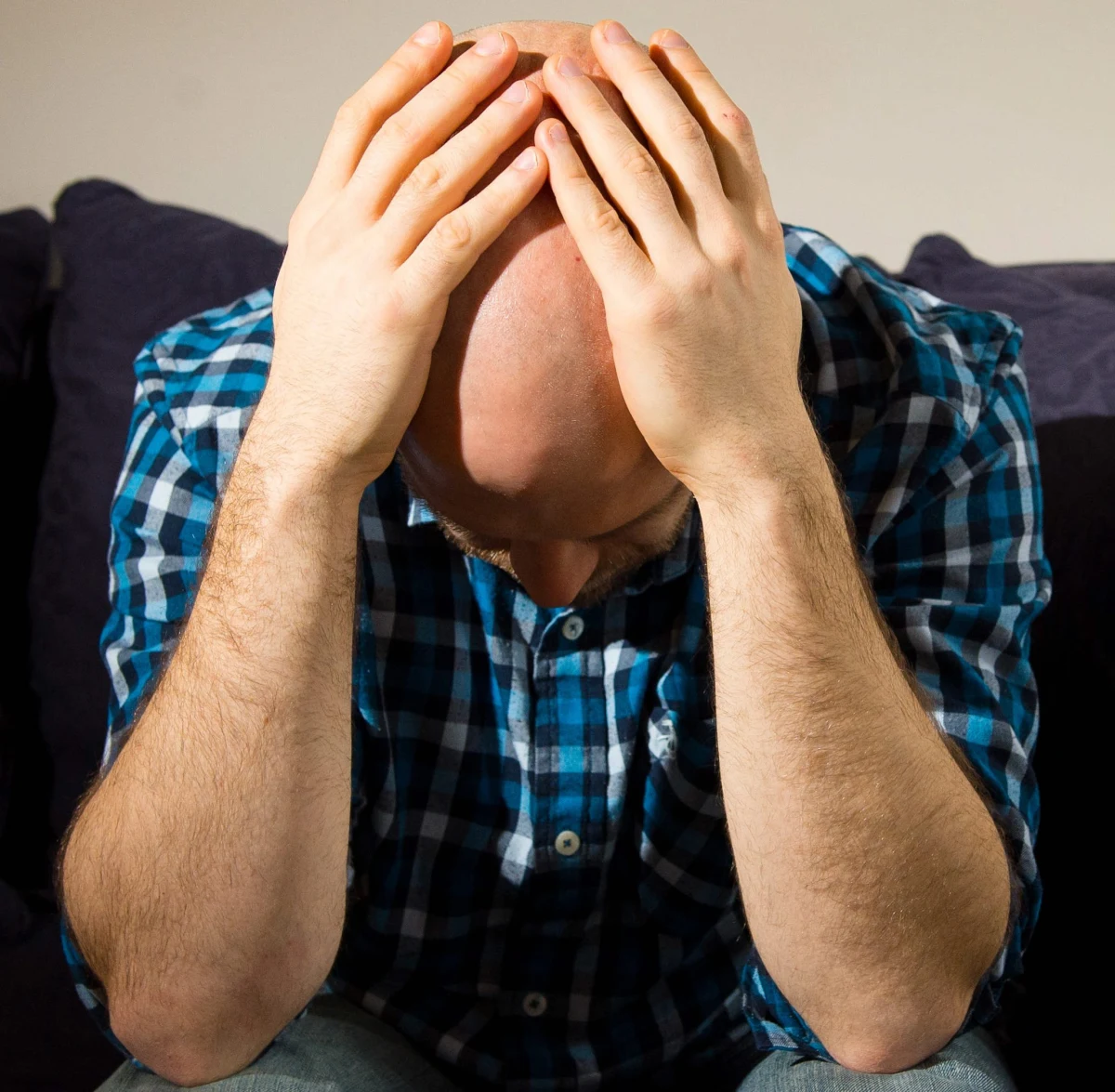 Spore zdziwienie wywołało wśród stołecznych policjantów zgłoszenie się do komendy przy ulicy Wilczej 34-letniego mężczyzny. Cezary I. powiedział, że jest poszukiwany i nie wyjdzie z budynku dopóki nie zostanie zatrzymany. 