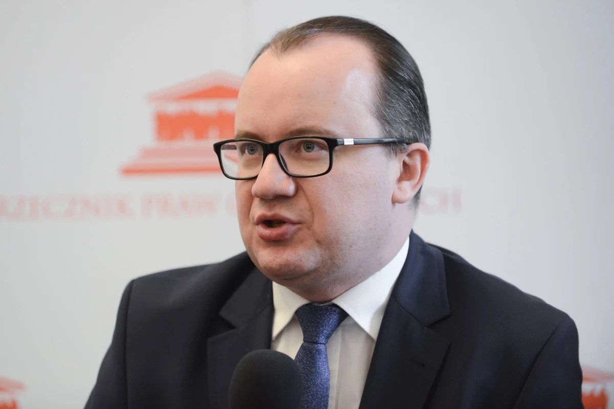 Rzecznik Praw Obywatelskich kolejny raz wnosi o wyłączenie z rozprawy przed Trybunałem Konstytucyjnym sędziego Mariusza Muszyńskiego. Tym razem uzasadniając wniosek, Adam Bodnar przypomina o wątpliwościach, związanych z niewyjaśnionymi dotąd, dawnymi związkami Mariusza Muszyńskiego z wywiadem. To sędzia Muszyński miał być sprawozdawcą na rozprawie dotyczącej zasad kontroli operacyjnej stosowanej przez służby specjalne.