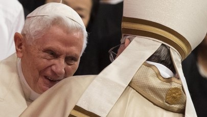 Watykan dementuje słowa brata Benedykta XVI o postępującym paraliżu emerytowanego papieża