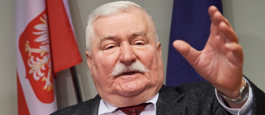 "Jak mają w nowej epoce, która nastąpiła po epoce podziałów i granic, wyglądać nasze fundamenty? Ja proponuję, abyśmy uzgodnili takie 10 laickich przykazań i przyjęli je przez całą Europę” – mówił były prezydent Lech Wałęsa podczas rozpoczętej w czwartek w Gdańsku międzynarodowej konferencji Free European Media. „Jedni chcą w takiej dyskusji budować przyszłość na wolnościach: wszyscy ludzie jednakowo wolni. Drudzy mówią na to: nic nie zbudujecie, prędzej czy później mamona i egoizm doprowadzą was do konfrontacji i trzeba w związku z tym przyszłość budować na wspólnych wartościach, uzgodnionych między wierzącymi i niewierzącymi" – tłumaczył. 