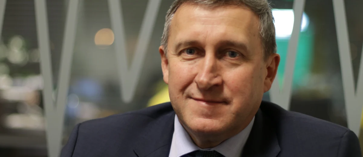 "Napięcie do końca nie zostało rozładowane, ale każda ze stron miała możliwość, żeby przekazać swoim partnerom uwagi, zastrzeżenia, argumenty" - mówi w Popołudniowej rozmowie w RMF FM ambasador Ukrainy w Polsce Andrij Deszczyca pytany o piątkowe spotkanie wicepremiera Ukrainy z polskim wicepremierem Piotrem Glińskim. O ostro krytykowanej w Kijowie polskiej ustawie o IPN mówi: "Uważamy, że zmiany w ustawie o IPN mogą dość poważnie uderzyć w relacje ukraińsko-polskie. (...) Te zmiany mogą służyć innym stronom". Gość RMF FM podkreśla również: "Próbowaliśmy w piątek wyjaśnić, co może grozić badaczom, jeśli nowelizacja ustawy o IPN wejdzie w życie". I zaznacza: "Obawiamy się, że ktoś może wykorzystywać, interpretować tę ustawę w różny sposób. Może wykorzystywać tzw. banderyzm w stosunku do ludzi, którzy nie są (jego – przyp. red.) zwolennikami".