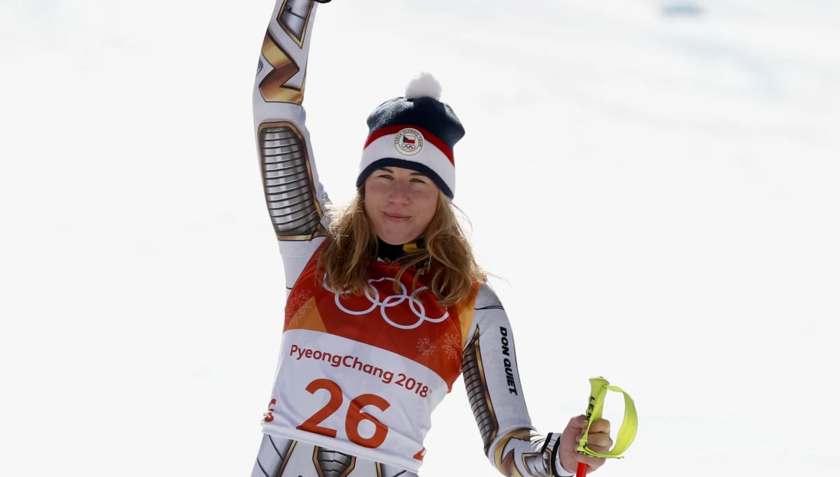 22-letnia Czeszka Ester Ledecka kojarzona jest głównie ze snowboardem. Jednak jazda na jednej desce to dla niej zbyt mało. Startuje też w narciarstwie alpejskim. A teraz zaskoczyła wszystkich i samą siebie zdobywając olimpijskie złoto w supergigancie. To prawdziwa sensacja w Pjongczangu.