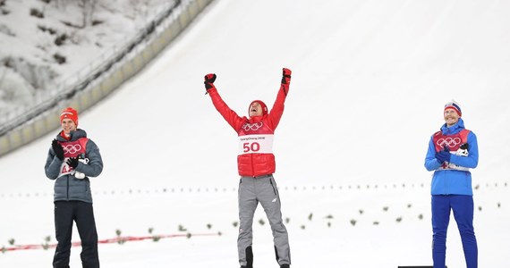 Tydzień po nieudanym konkursie na obiekcie normalnym, Kamil Stoch zdobył w Pjongczangu złoty medal olimpijski za rywalizację na dużej skoczni. "Nie czułem wielkiej presji" - podkreślił po trzecim w karierze triumfie w igrzyskach.