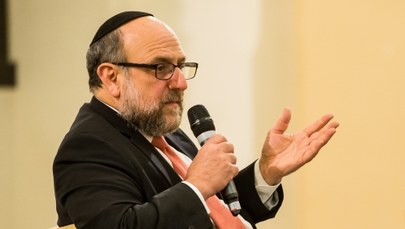 Naczelny rabin Polski: Nie można w jednym zdaniu mieszać sprawców niemieckich i żydowskich