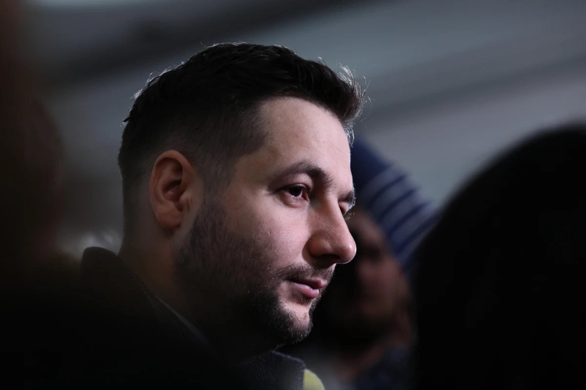 "Za każdym razem, jak ojczyzna jest opluwana za granicą, wystarczy patrzeć, jak wielką satysfakcję przynosi to niektórym mediom i opozycji w Polsce" - napisał na Twitterze wiceminister sprawiedliwości Patryk Jaki.