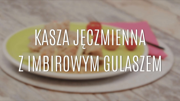 Imbirowy gulasz z kaszą jęczmienną to niezwykle prosta do przygotowania potrawa. Wyśmienicie sprawdzi się jako danie obiadowe, przypadnie do gustu także dzieciom. Kasza jęczmienna w połączeniu z delikatnym imbirowym gulaszem tworzą kompozycję niemal doskonałą.