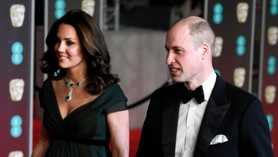 Ciężarna księżna Kate na gali BAFTA. Nie przyszła w czarnej sukni. Dlaczego?