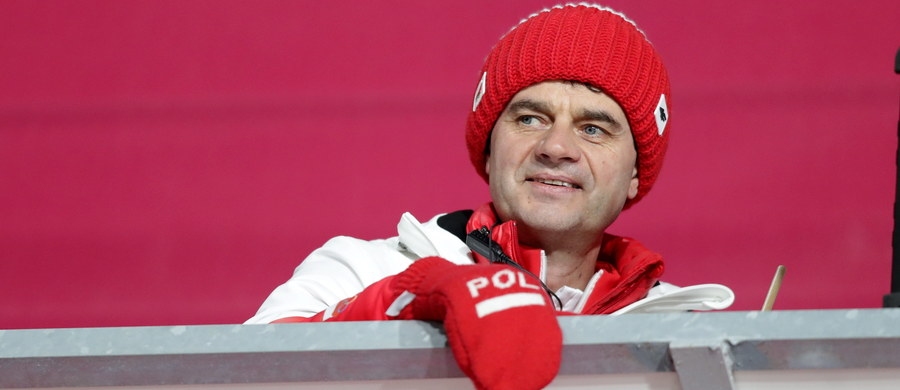 Polscy skoczkowie byli blisko drugiego miejsca w drużynowym konkursie igrzysk w Pjongczangu, ale ostatecznie musieli się zadowolić trzecią pozycją. Niewystarczająca okazała się bowiem odległość Kamila Stocha. "Kamil jest tylko człowiekiem" - podkreślił trener Stefan Horngacher.