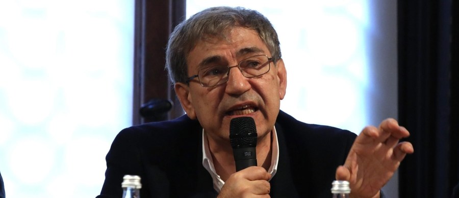 Orhan Pamuk - popularny turecki pisarz, który w 2006 roku otrzymał literacką Nagrodę Nobla, w maju odwiedzi Polskę. Taką informację podał jego polski wydawca, Wydawnictwo Literackie. 