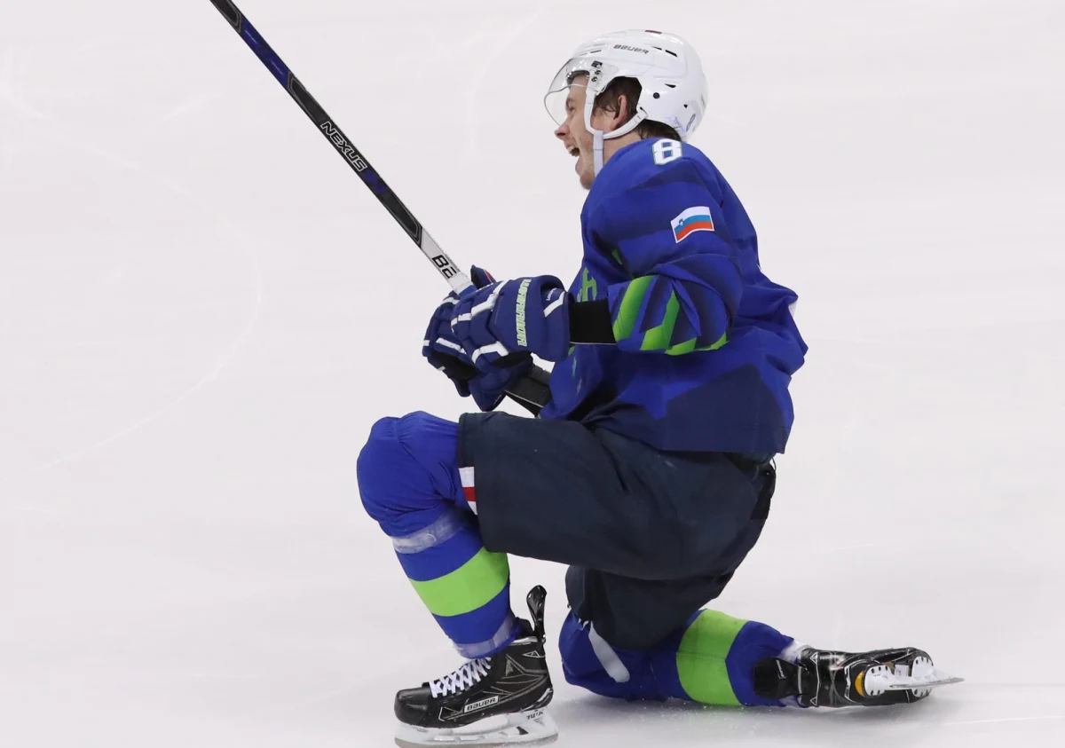 Międzynarodowy Trybunał Arbitrażowy ds. Sportu poinformował o pozytywnym wyniku testu antydopingowego u kolejnego olimpijczyka: słoweńskiego hokeisty Zigy Jeglica. W jego organizmie wykryto fenoterol, lek rozszerzający oskrzela. Zawodnik został tymczasowo zawieszony.