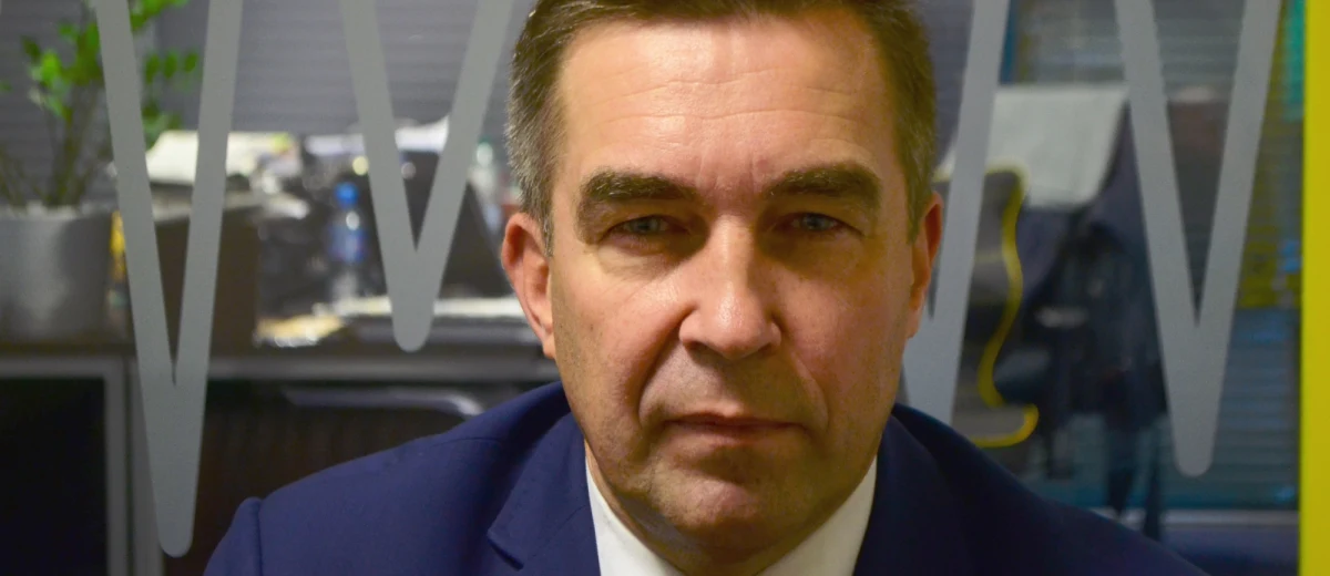 "Jestem bardzo dumny, że głosowałem za ustawą (o IPN - przyp. red.). Ona nie będzie martwa" – mówi w Popołudniowej rozmowie w RMF FM były poseł Nowoczesnej, a od 2017 roku wiceprezes partii Porozumienie – Zbigniew Gryglas. "To narzędzie, które pozwoli nam na obronę dobrego imienia Polski" - podkreśla w rozmowie z Marcinem Zaborskim. Co sądzi o słowach Marszałka Senatu, że ustawa o IPN nie będzie działać, dopóki nie będzie wyroku Trybunału Konstytucyjnego? "Ważne jest, żebyśmy werdykt (dot. ustawy o IPN) Trybunału Konstytucyjnego usłyszeli. To jest czas na to, by prowadzić dialog głównie ze stroną izraelską, ale także z naszymi sąsiadami Ukraińcami". Czy to nie nawoływanie do tego, by prokuratorzy nie wykonywali swoich obowiązków? - pytaliśmy naszego gościa w Popołudniowej rozmowie. "Mam nadzieję, że działanie tej ustawy będzie prewencyjne. (...) Wyrok Trybunału Konstytucyjnego (dot. ustawy o IPN), jak myślę, będzie stosunkowo szybko. Nie twórzmy sztucznych problemów" - odpowiada Gryglas, podkreślając, że rozumie intencje Stanisława Karczewskiego. 