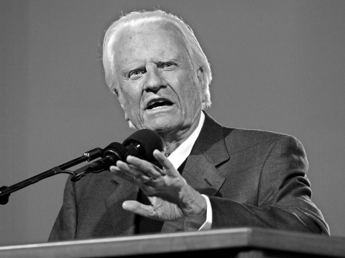 Nie żyje Billy Graham. Słynny amerykański kaznodzieja, duchowny baptystyczny, organizator wielkich imprez ewangelizacyjnych na świecie zmarł w wieku 99 lat - poinformował jego rzecznik Mark DeMoss.