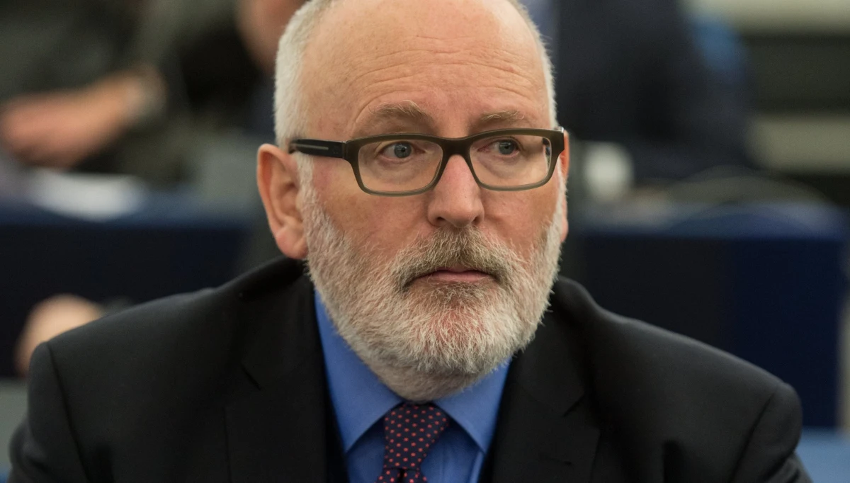 ​Rada UE rozpocznie w przyszły wtorek formalnie procedurę artykułu 7.1 Traktatu UE wobec Polski - dowiedziała się dziennikarka RMF FM. Nastąpi to mimo, że Warszawa zabiegała, aby nie wpisywać do porządku obrad ministrów ds. europejskich punktu w sprawie praworządności w Polsce w związku z "nowym otwarciem" w relacjach między Warszawą a Brukselą. O możliwości kompromisu między Polską a Komisją mówił niedawno szef KE Jean Claude-Juncker.