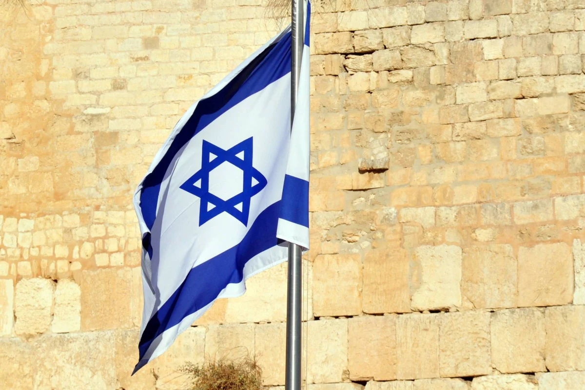 ​Centrum Szymona Wiesenthala oświadczyło, że rozważa wydanie rekomendacji dla Żydów w sprawie podróżowania do Polski z zaleceniem ograniczenia wizyt do odwiedzenia "grobów przodków i obozów zagłady z czasów Holokaustu".