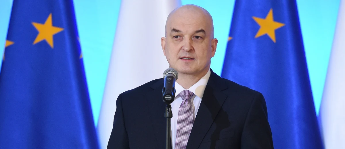 "To nie będzie proste zadanie. (...) Z tej całej sytuacji wynika, jak wiele pracy nas czeka. Nie wystarczy tu żadna spektakularna akcja, żaden klip" - mówi w Popołudniowej rozmowie w RMF FM dyrektor Polskiego Instytutu Spraw Międzynarodowych Sławomir Dębski pytany o to, jak można poprawić stosunki Polski z Izraelem w obliczu sporu o ustawę o IPN. "Potrzeba na to czasu. W Izraelu toczy się kampania wyborcza, która będzie trwała jeszcze trwała rok. W dodatku premier Izraela ma problemy z oskarżeniami na tle korupcyjnym" - podkreśla gość Marcina Zaborskiego. Zaznacza również: "Ustawa o IPN nie znosi konstytucji. Tam mamy artykuł 57., który gwarantuje wolność słowa. Trybunał Konstytucyjny będzie musiał zastanowić się, czy przepisy wprowadzone w nowelizacji ustawy o IPN, są zgodne z konstytucją". 