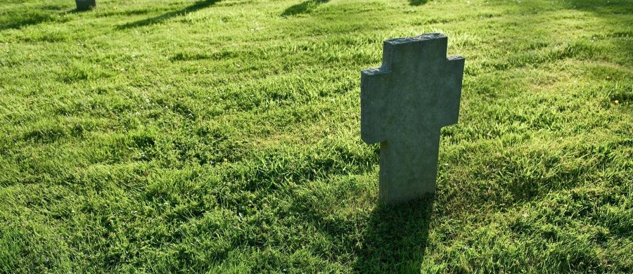 ​Gubernator stanu Teksas Greg Abbott ułaskawił skazanego na karę śmierci zabójcę matki i brata na mniej niż godzinę przed planowanym terminem jego egzekucji. Najwyższy wymiar kary został zamieniony na dożywocie bez prawa do zwolnienia warunkowego.