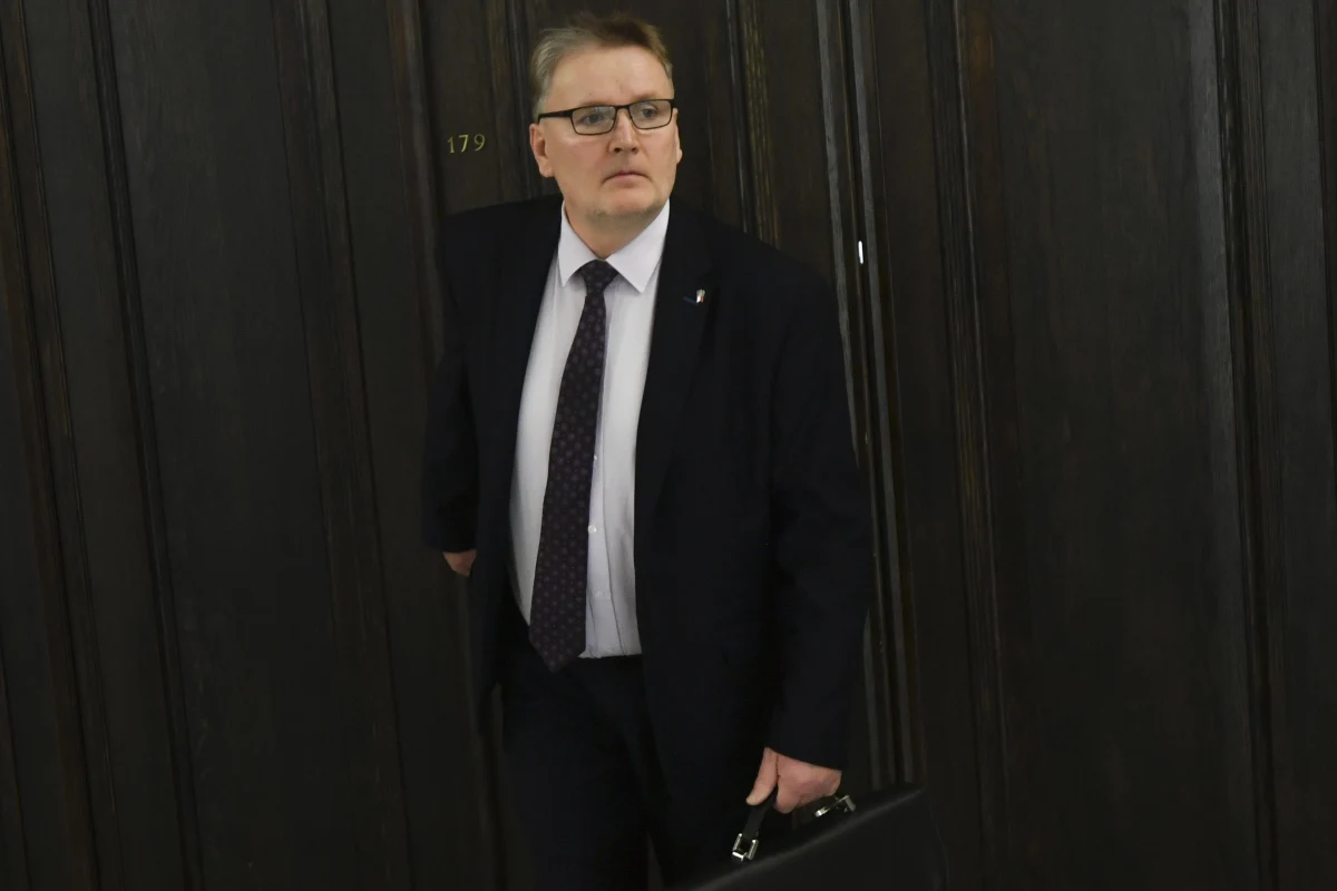 ​Nowoczesna złoży w piątek zawiadomienie o podejrzeniu popełnienia przestępstwa przez senatora Waldemara Bonkowskiego - poinformowała szefowa klubu Nowoczesnej Kamila Gasiuk-Pihowicz. Według posłanki, Bonkowski rozpowszechniał antysemickie treści.