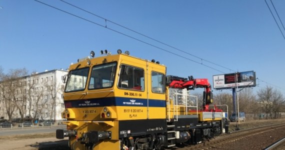 Rozpędzą się nawet do 100 km/h, posiadają żuraw dźwigowy o zasięgu 12 metrów do załadunku i rozładunku torów i podkładów, potrafią odśnieżać tory. PKP Polskie Linie Kolejowe dostaną 36 nowych drezyn naprawczych. 