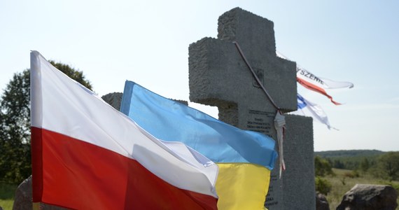 Spośród 323 polskich miejsc pamięci narodowej na Ukrainie 166 powstało bez wymaganych pozwoleń – poinformował ukraiński Instytut Pamięci Narodowej w raporcie ze swej działalności w ubiegłym roku. Instytut podliczył także ukraińskie upamiętnienia na terytorium Polski. Według raportu jest ich 76.